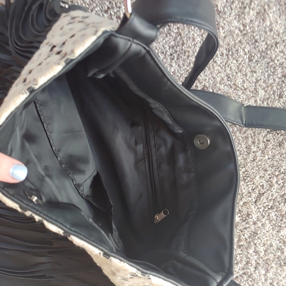 Black fringe with lace purse - Picture 2 of 4